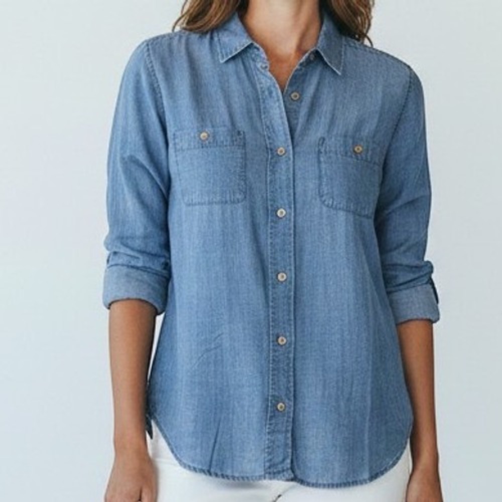 American Eagle Button Down Shirt Womens XS Blue Lyocell Chambray Long Sleeve Top